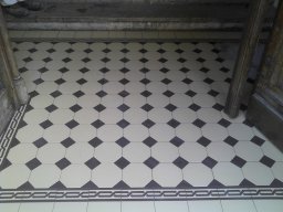 Eingangsbereich im Alt Schweriner Muster